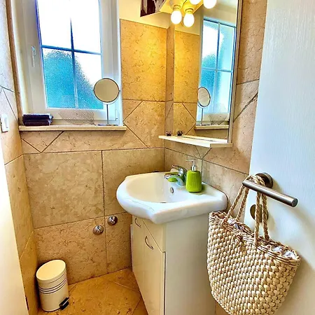 Venus Privacy & Relax *